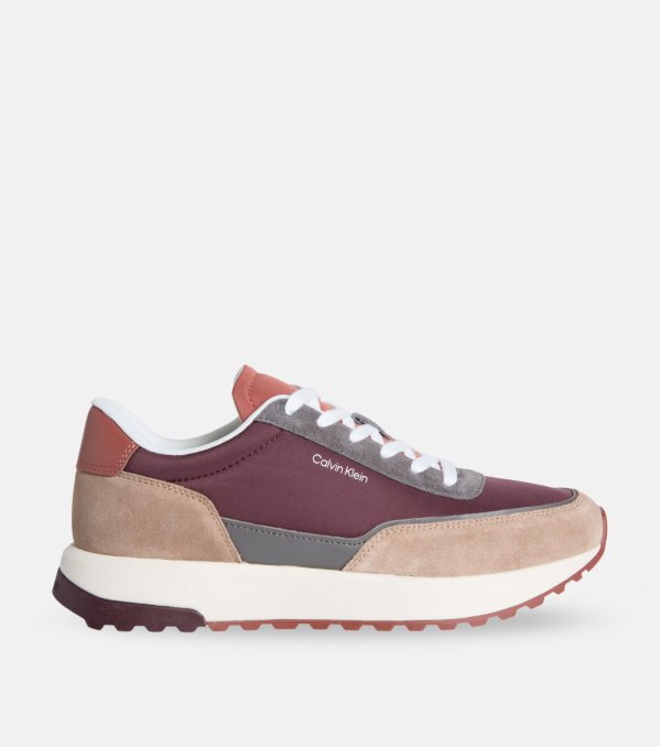Deportivo Calvin Klein...