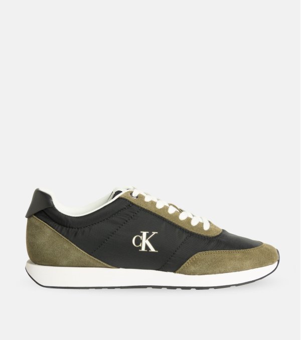 Deportivo Calvin Klein...