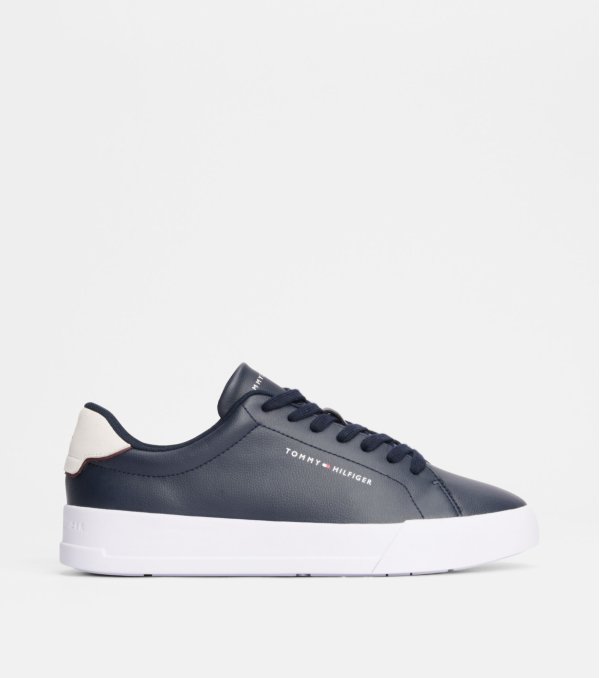 Deportivo Tommy Hilfiger...