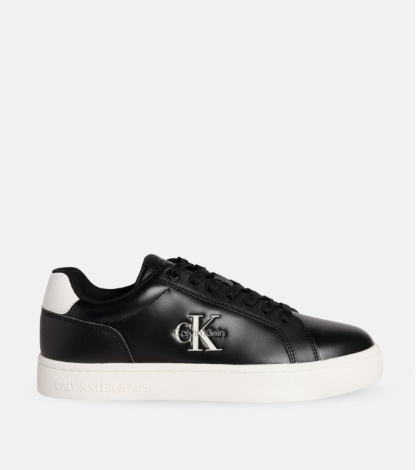 Deportivo Calvin Klein...