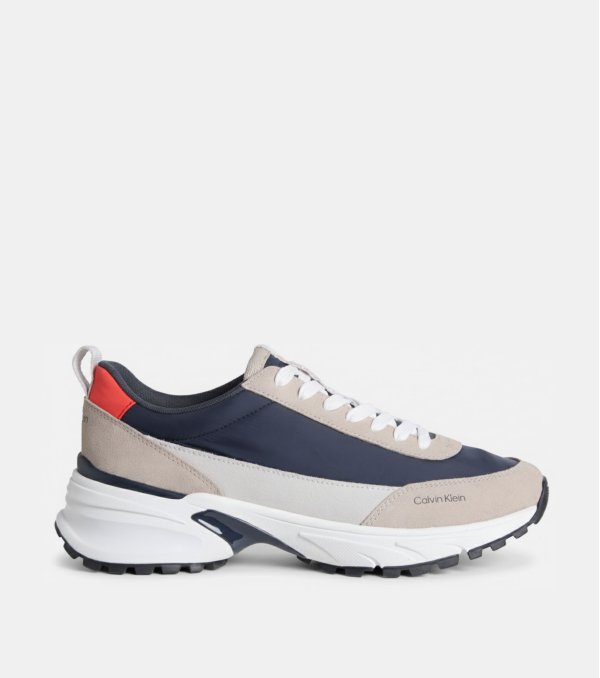 Deportivo Calvin Klein...