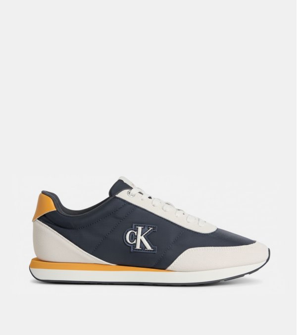 Deportivo Calvin Klein...