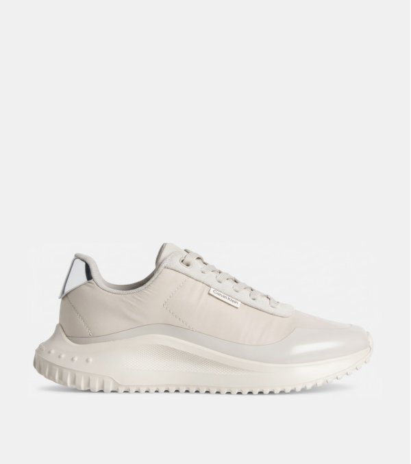 Deportivo Calvin Klein...