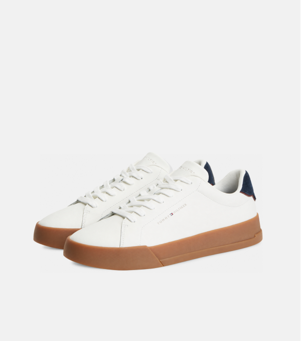 Deportivo Tommy Hilfiger...
