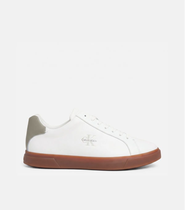 Deportivo Calvin Klein...